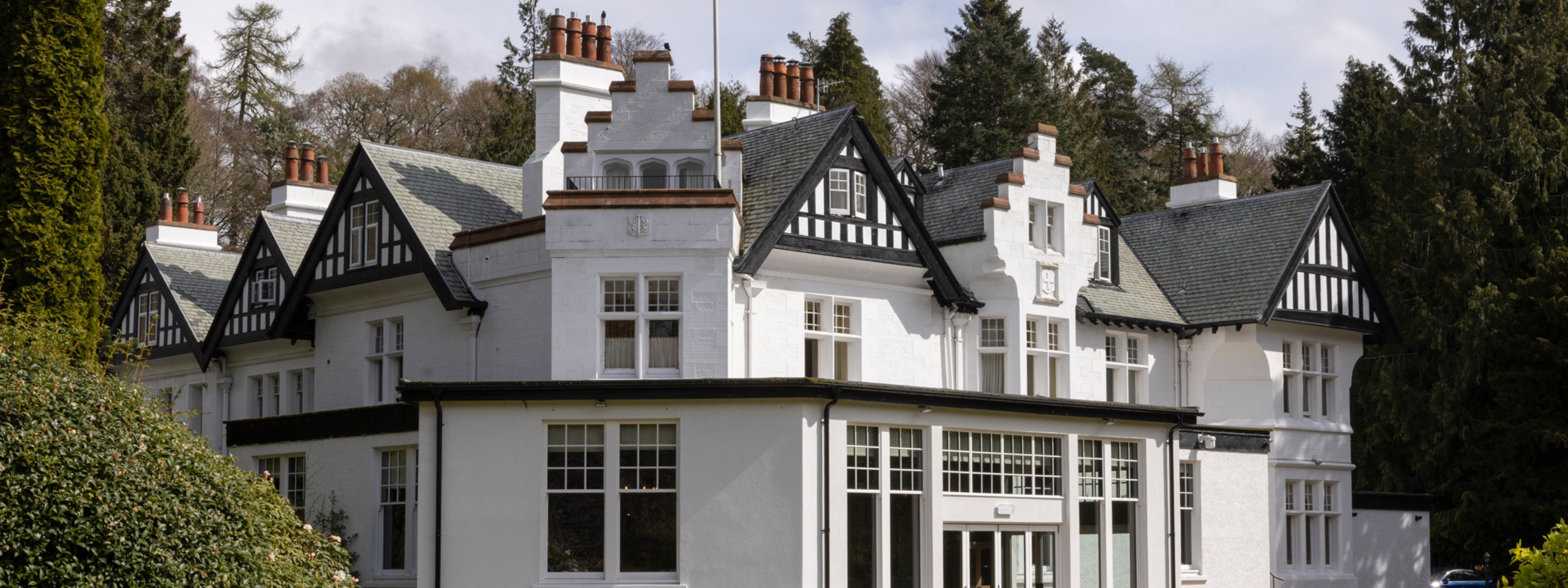 the pines hotel schotland adres