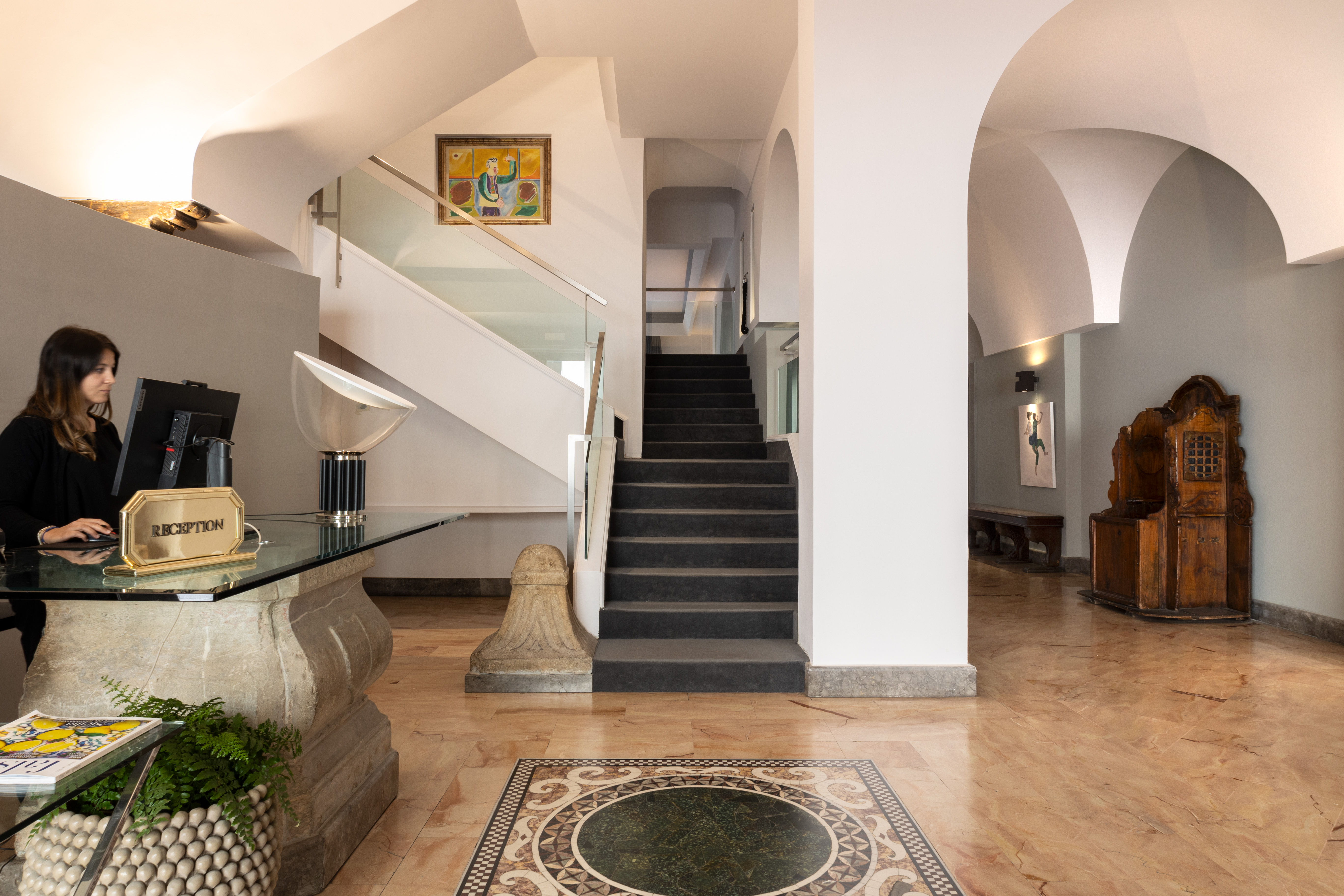 2 hall