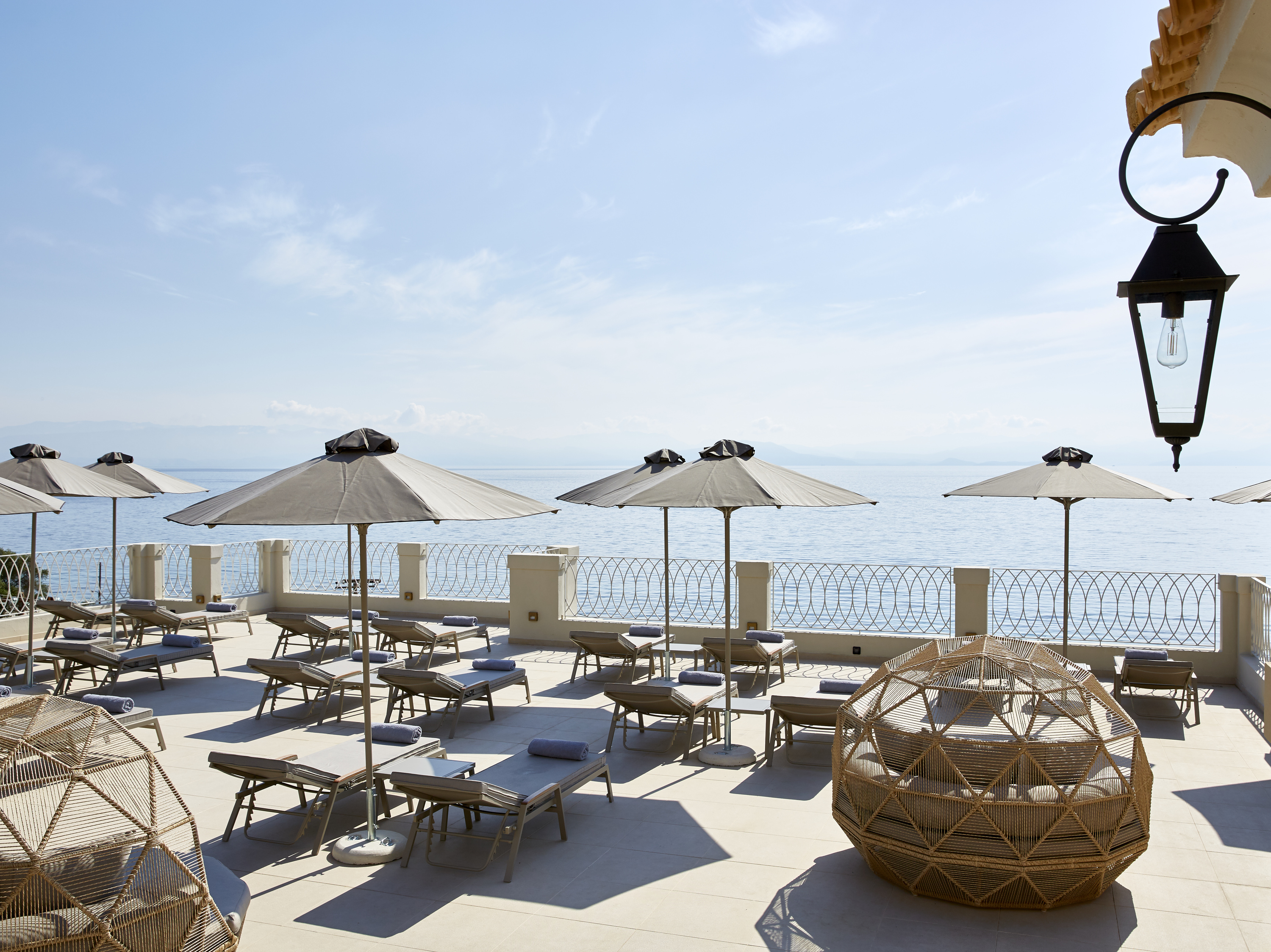 nido pool deck 2