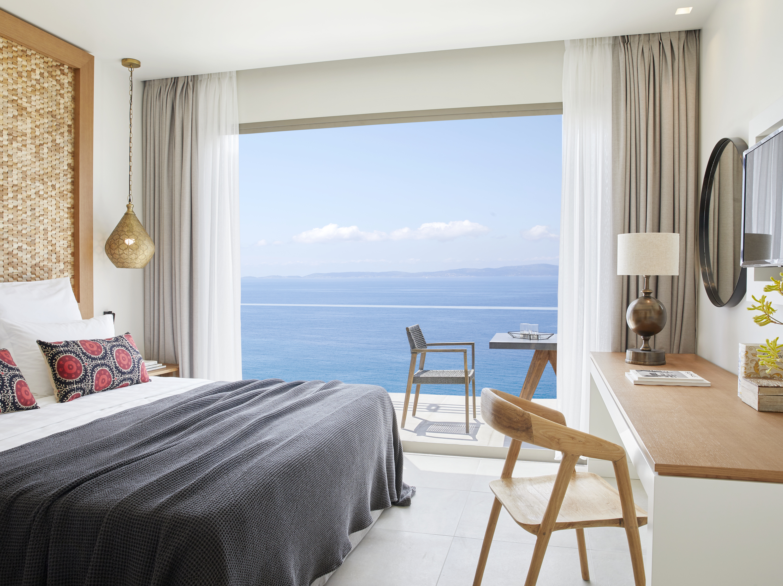 elix one bedroom suite sea view 1